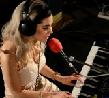 Marina And The Diamonds Do Justin Bieber! Marina And The Diamonds Do Justin Bieber!