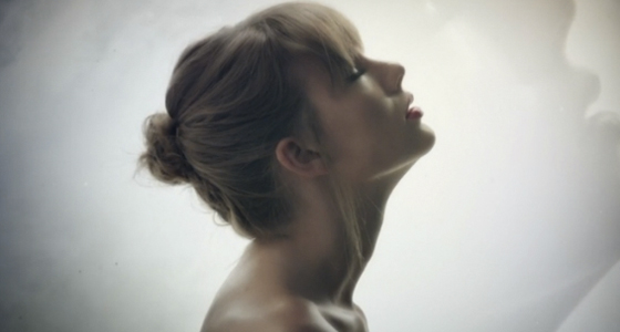 Video Premiere: Taylor Swift – Style