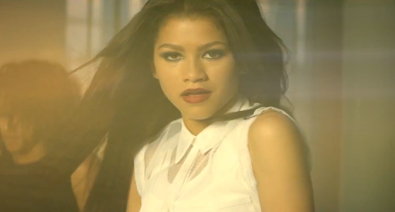 Perfect POP: Zendaya – Replay | Pop On And On