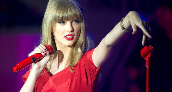 Taylor Swift Performs “Out Of The Woods” For Jimmy Kimmel Live!